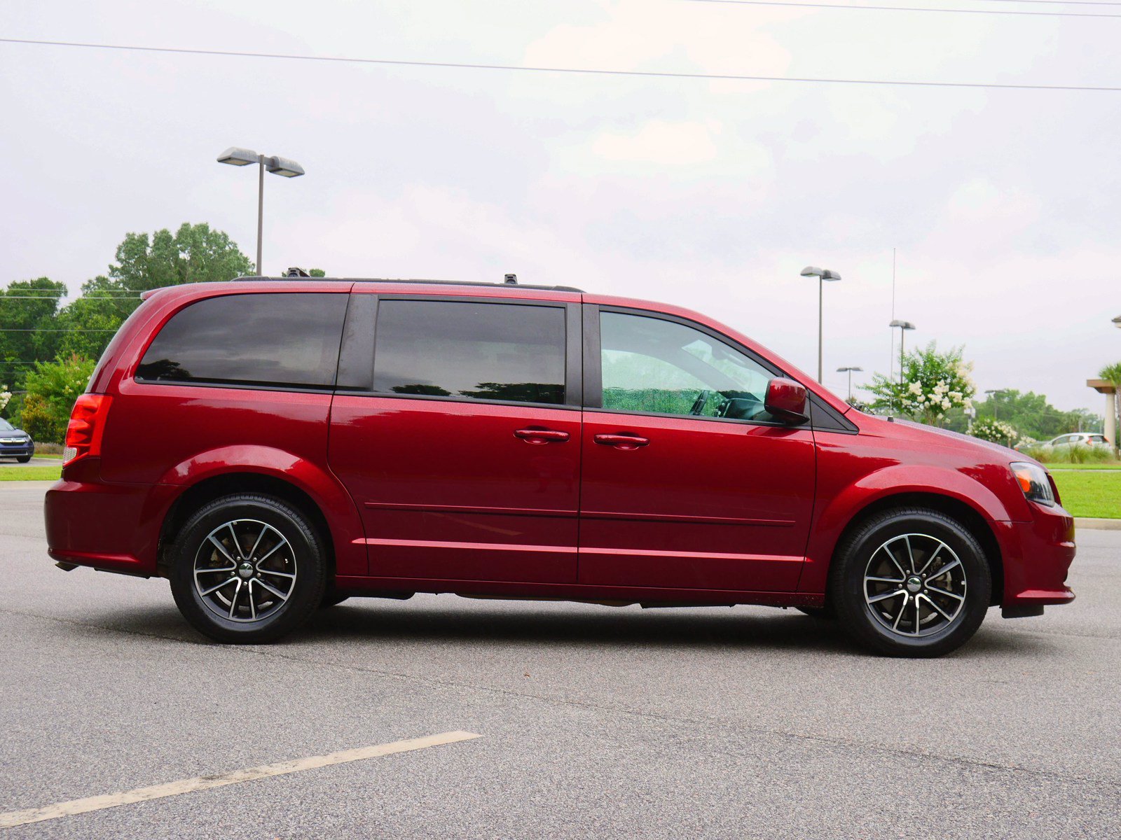 Pre Owned 2017 Dodge Grand Caravan Gt Fwd 4d Passenger Van 2089