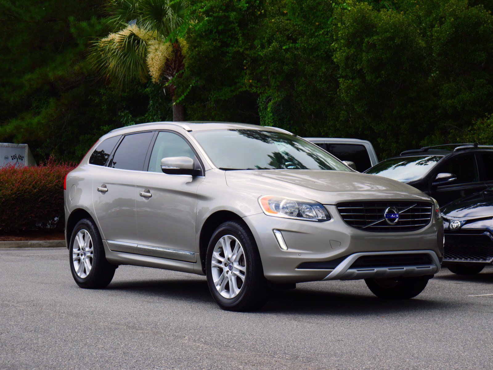 Pre-owned 2015 Volvo Xc60 T5 Premier Fwd 4d Sport Utility